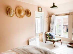 Beatrice Cottage-2mins to Beach & Pub
